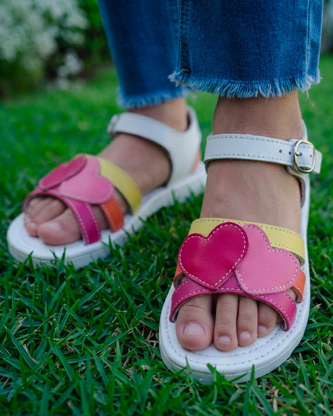 Sandalia Niña 2020 Piel Blanco con hebilla y Corazón