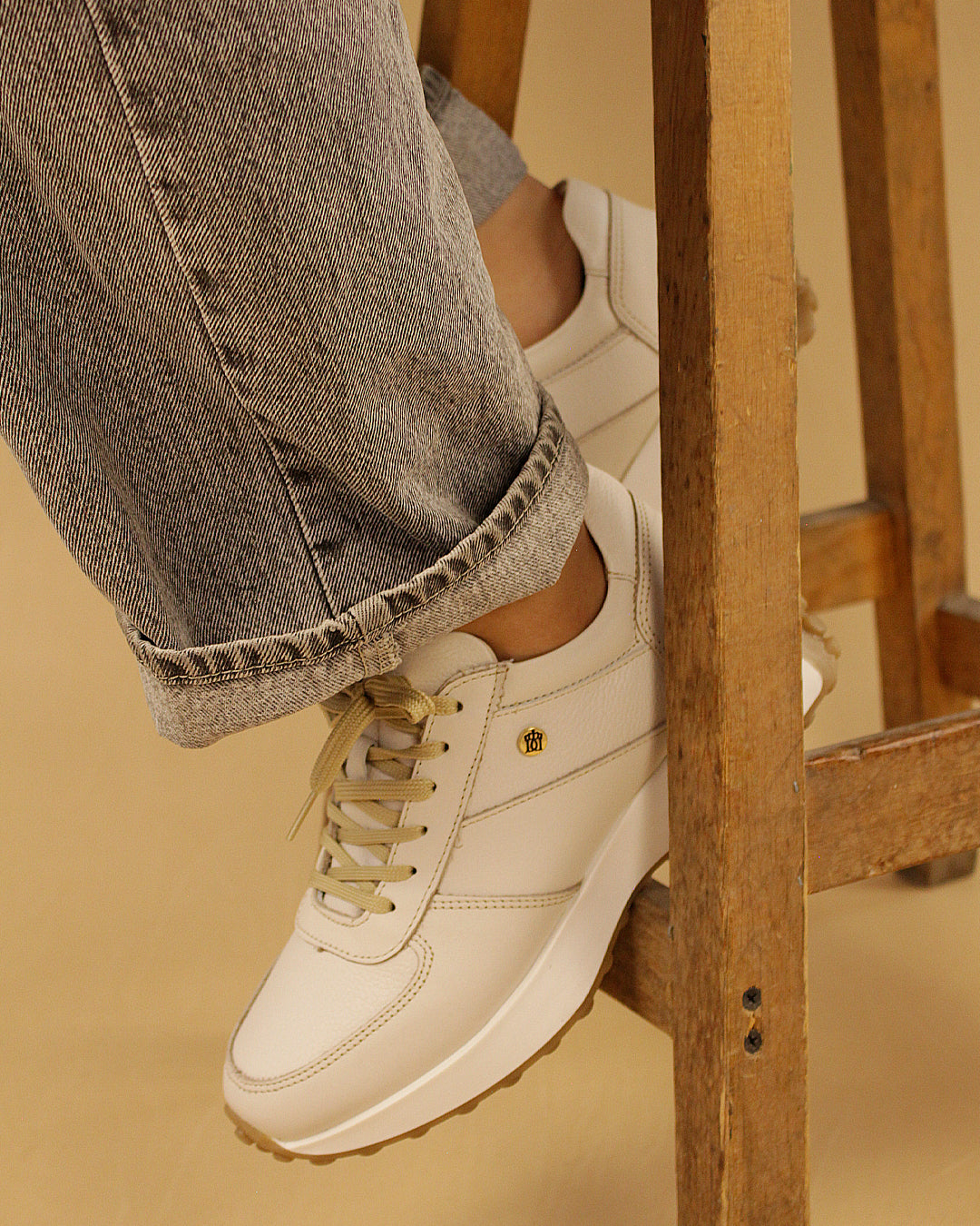 Tenis Mujer 35000 Davina Piel Beige con Cintas