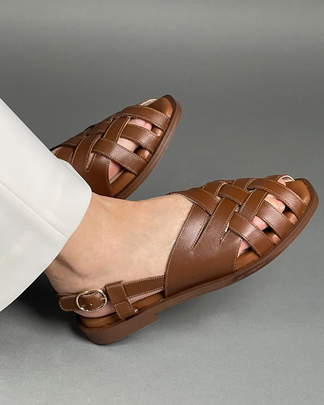 Sandalia Mujer 4570 Piel Café con Hebilla