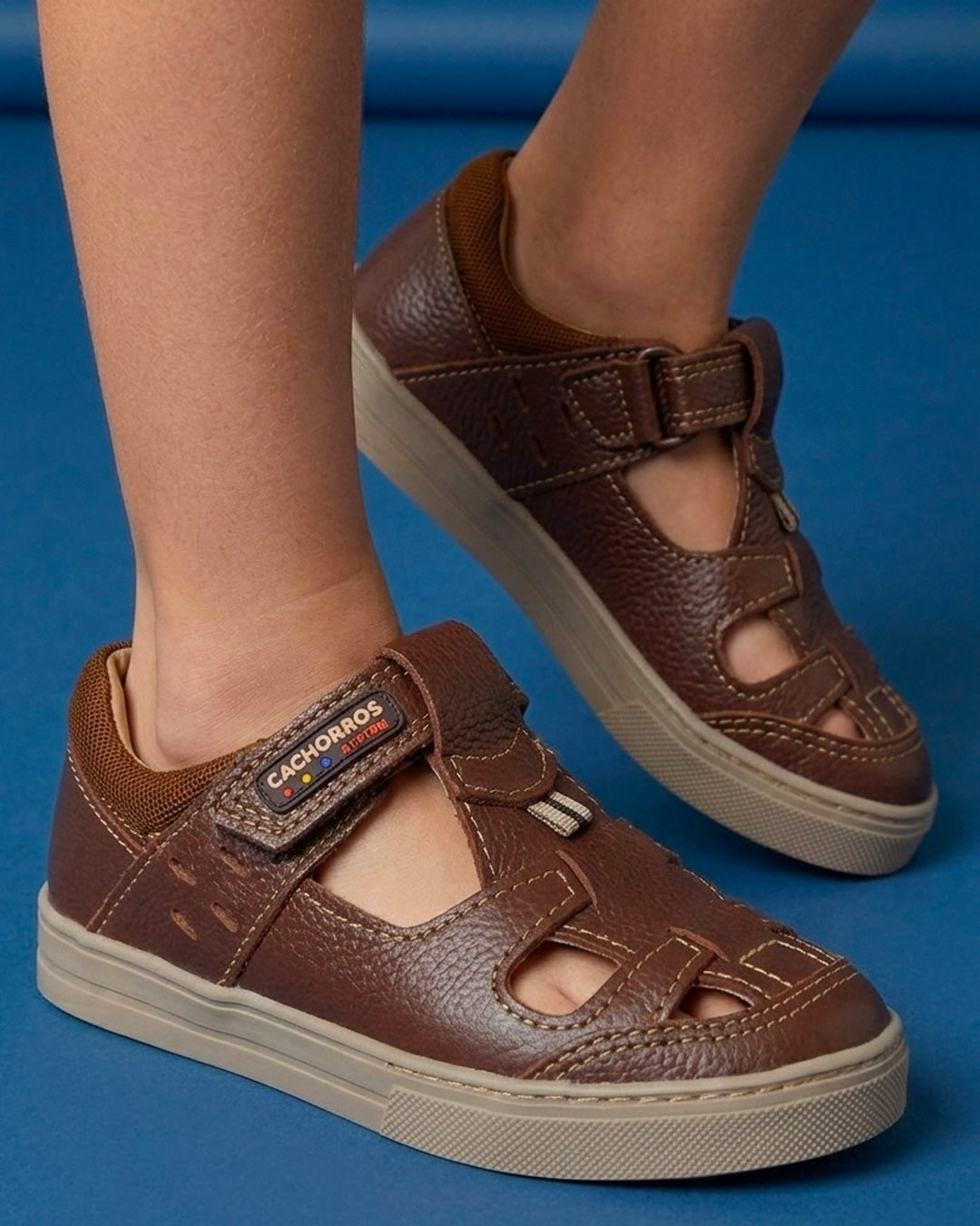 Sandalia Niño 2900 Piel Café con Velcro