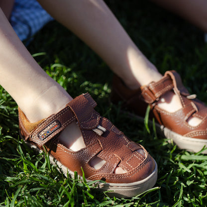 Sandalia Niño 2900 Piel Café con Velcro