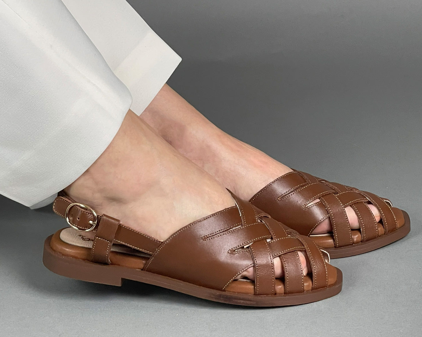 Sandalia Mujer 4570 Piel Café con Hebilla