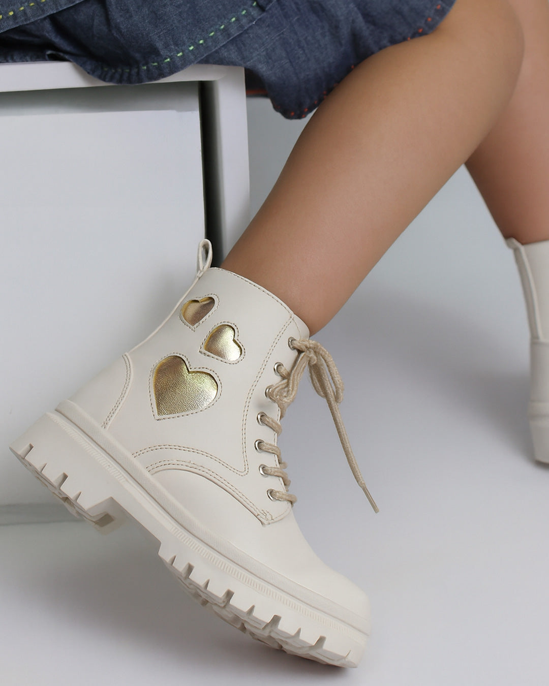 Bota Niña 72046 Beige con Corazones