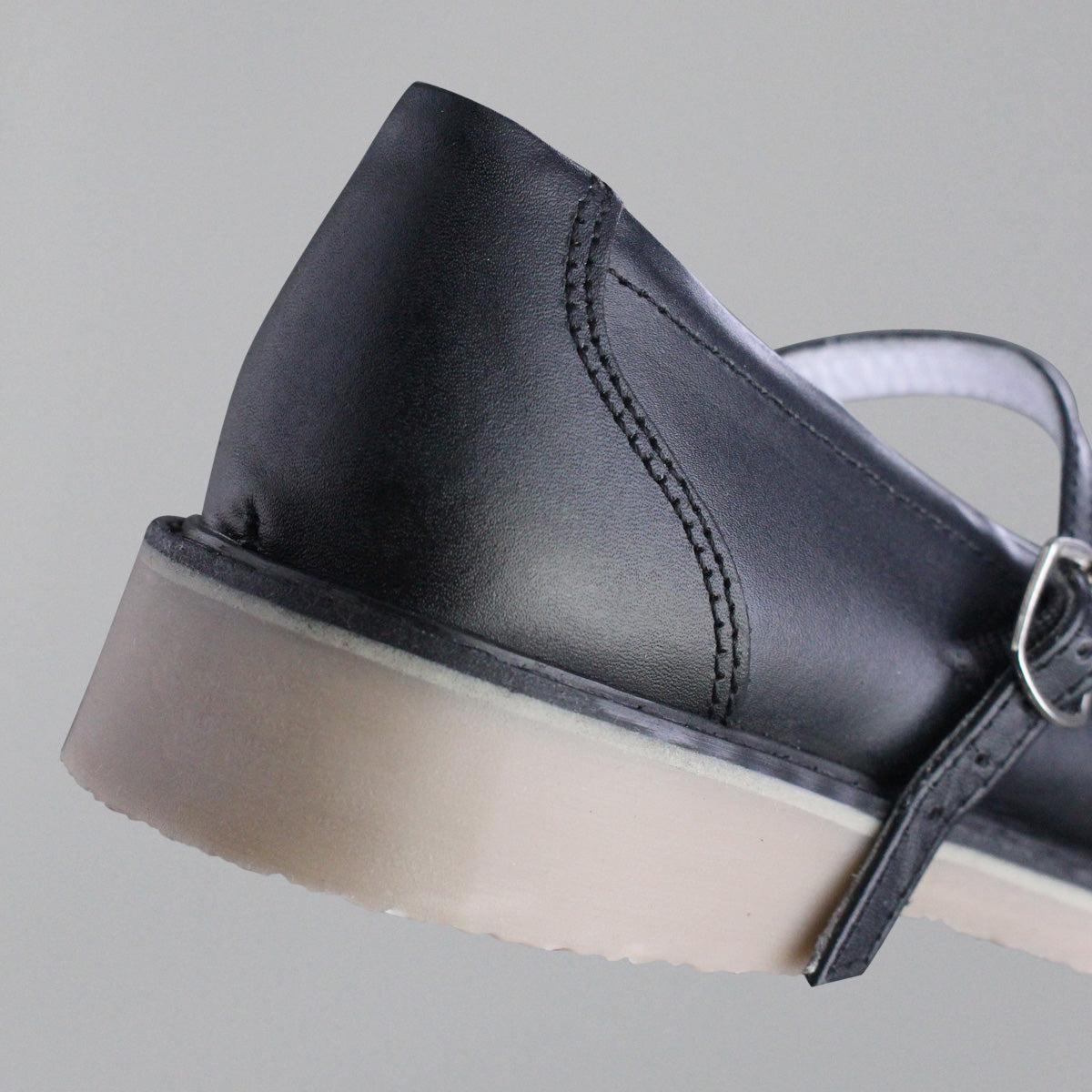 Zapato Escolar Niña 9346 Piel Negro con Suela Goma y Hebilla