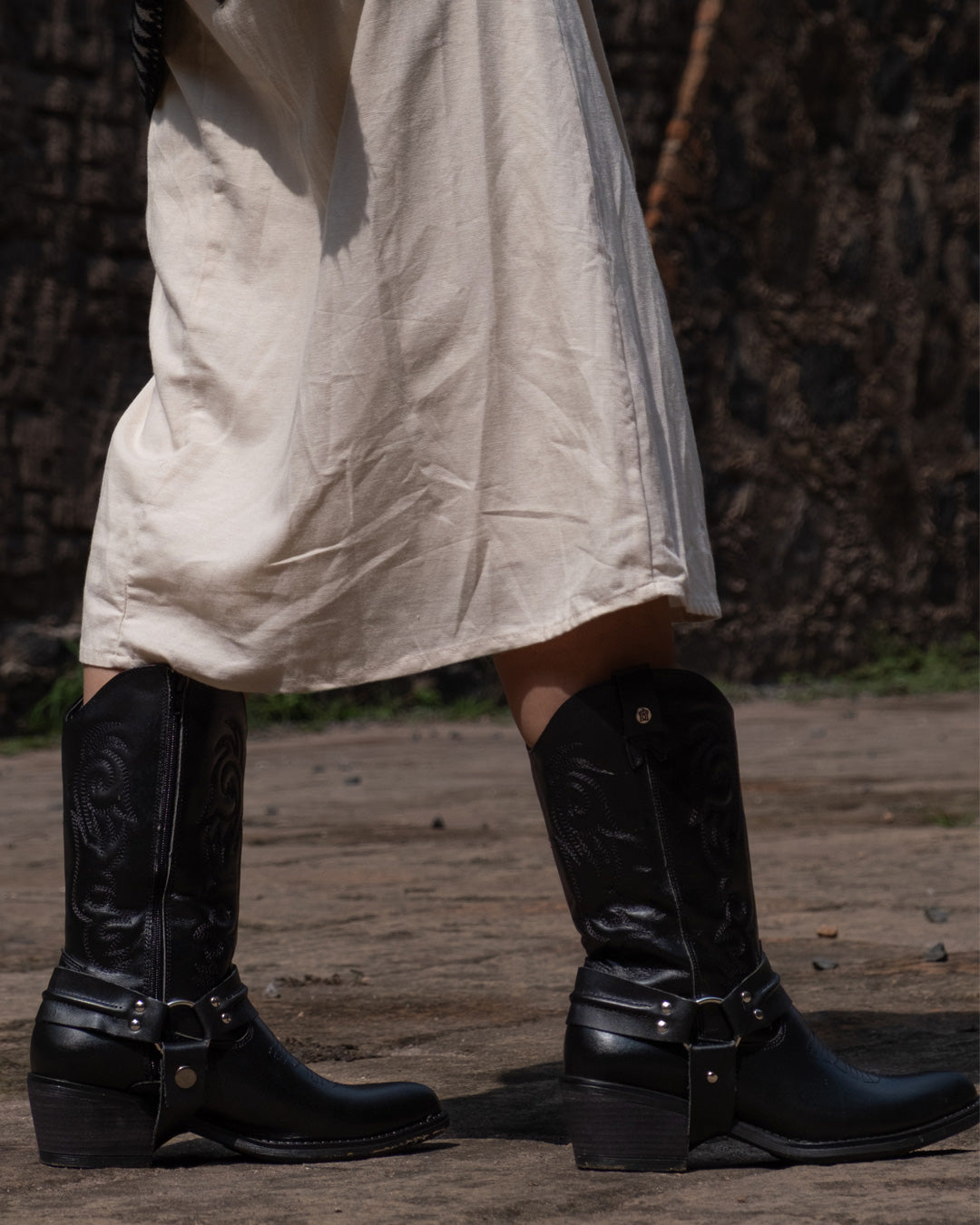 Bota Vaquera Mediana Mujer 96394 Davina Piel Negro con Estribo