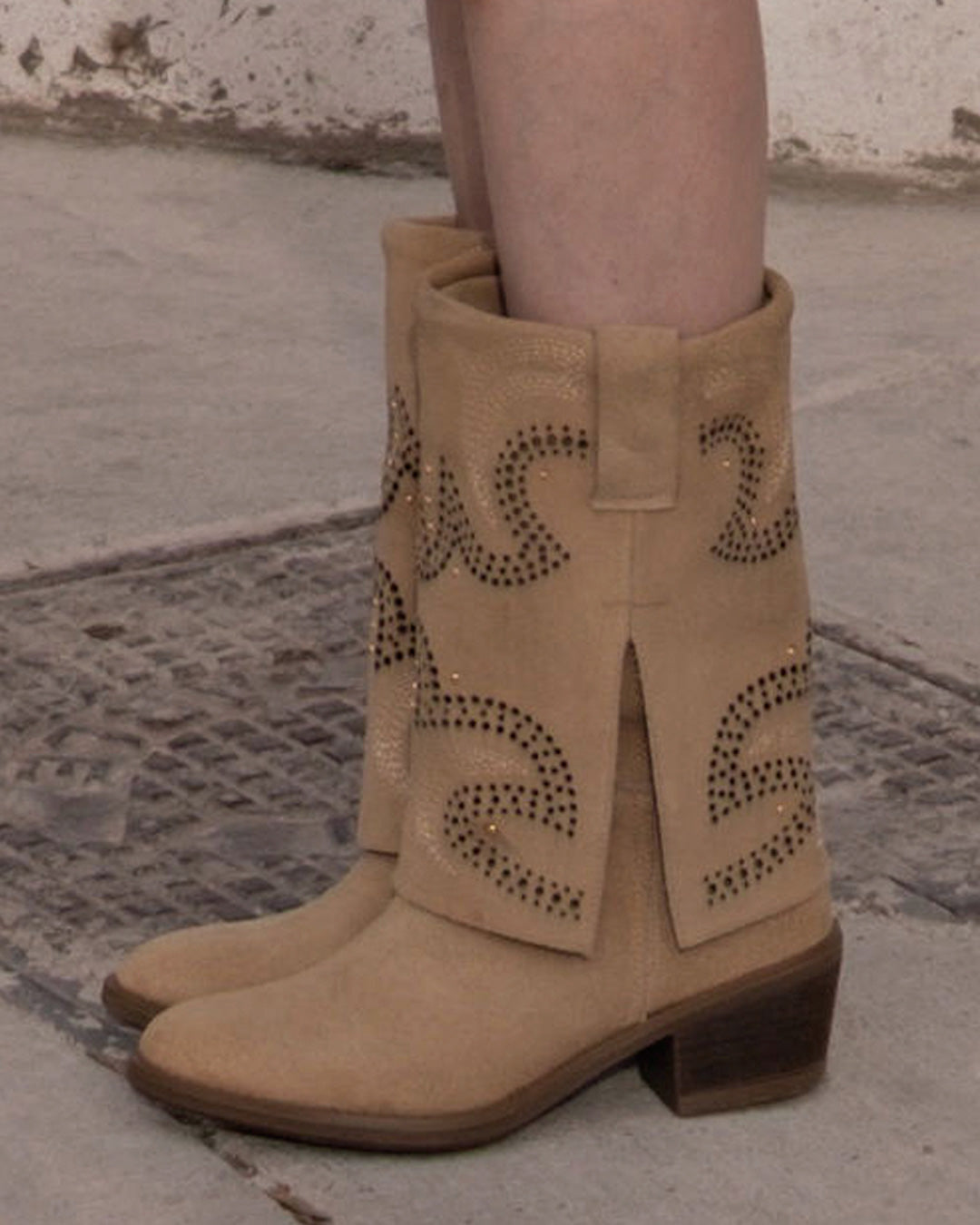 Bota Vaquera Mediana Mujer 96421 Emilia Gamuza Arena